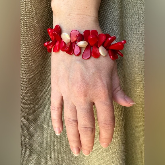Artisan signed Sterling Silver Red Coral & Pearl bracelet Oversized Toggle Clasp - Picture 4 of 13